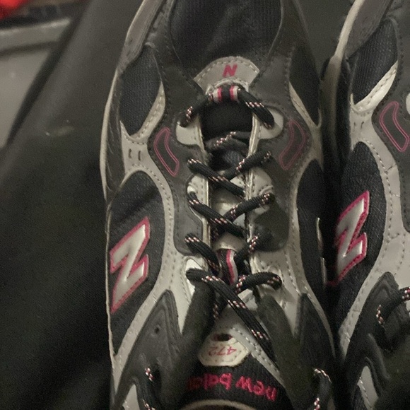 New Balance 472 WO Size  10 Black and Pink Sneakers. Good CLEAN CONDITION - Picture 10 of 11